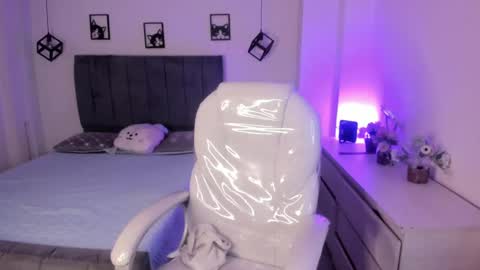 Marzhie online show from October 21, 2025, 2:18 pm