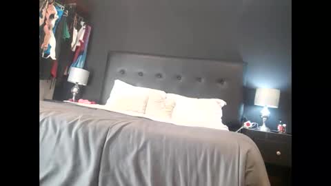 BECKY BOO  online show from December 1, 2025, 4:06 am