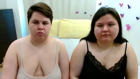 BeckyAndEllen online show from October 1, 2025, 8:42 am