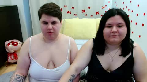 BeckyAndEllen online show from November 16, 2025, 1:06 pm