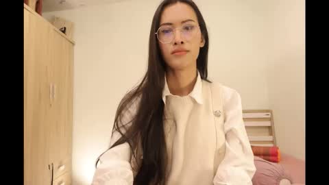 bee_thai online show from November 7, 2025, 7:47 pm