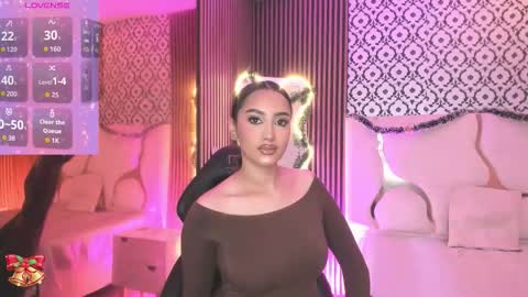 BELLA online show from December 3, 2025, 11:52 am