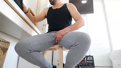 beerman198710 online show from February 16, 2025, 11:38 am