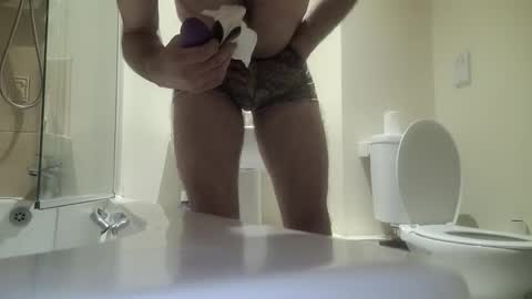 Snapshot of begbestuk chatting on October 1, 2025, 4:13 pm begbestuk online show from October 1, 2025, 4:13 pm