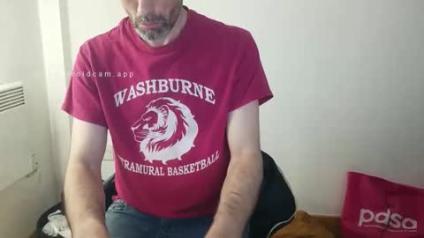 Snapshot of begbestuk chatting on May 11, 2026, 8:28 pm begbestuk online show from May 11, 2026, 8:28 pm