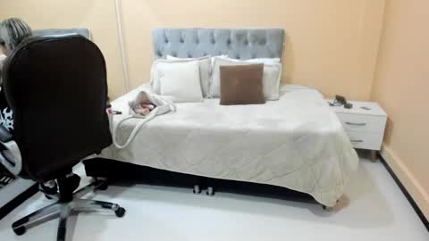 Bela online show from March 15, 2026, 11:49 am