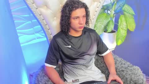 independent model online show from October 16, 2025, 10:22 pm