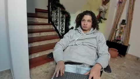 independent model online show from December 20, 2025, 8:10 am