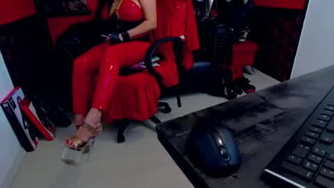 Snapshot of belatrixdomme chatting on March 6, 2025, 6:19 am BelatrixDomme online show from March 6, 2025, 6:19 am