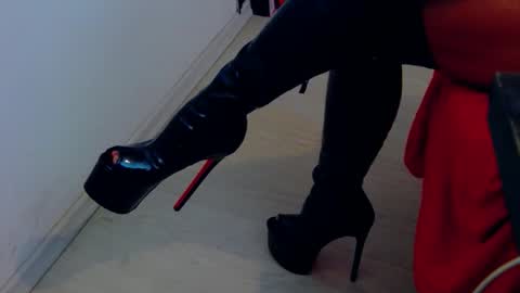 BelatrixDomme online show from May 16, 2026, 7:05 am