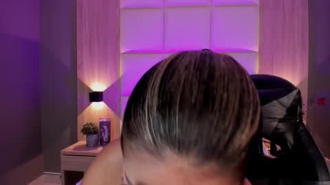 Bella cam online show from October 30, 2025, 8:09 pm