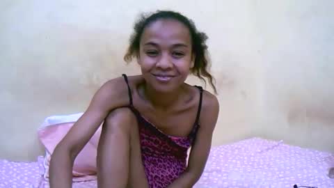 bella193999 online show from December 20, 2025, 6:48 pm