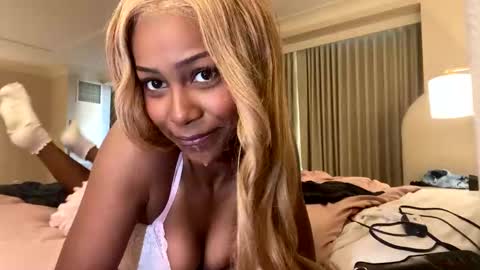 bella19sua online show from October 5, 2025, 9:02 pm