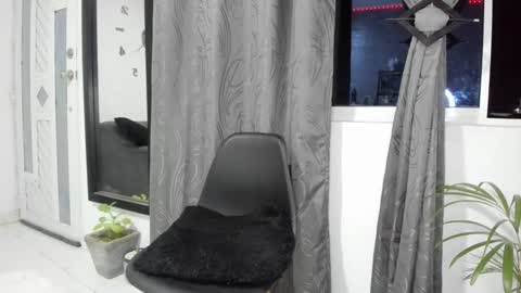 Snapshot of bella_38 chatting on February 7, 2025, 10:19 am isabella online show from February 7, 2025, 10:19 am