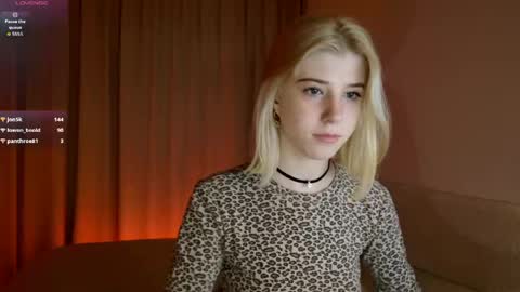 Snapshot of bella_amoury chatting on May 11, 2026, 5:10 pm Bella online show from May 11, 2026, 5:10 pm