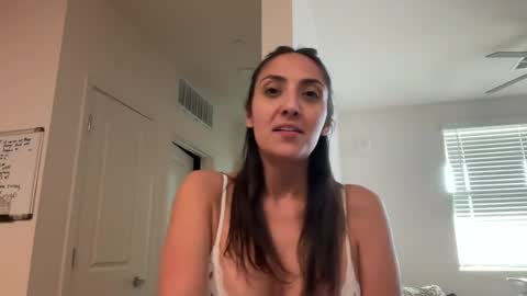 Snapshot of bella_ariaa chatting on July 17, 2026, 1:01 am bella_ariaa online show from July 17, 2026, 1:01 am