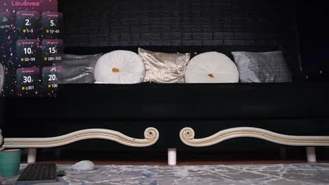 Emma  Bella online show from January 28, 2025, 12:05 am