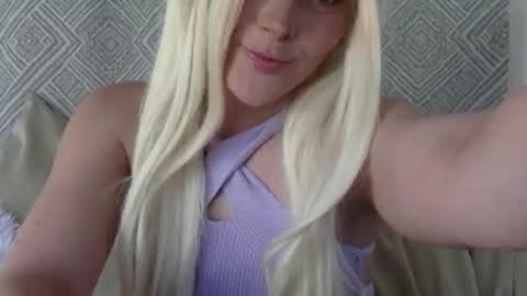 Snapshot of bella_bubble chatting on October 3, 2025, 7:11 pm bella_bubble online show from October 3, 2025, 7:11 pm