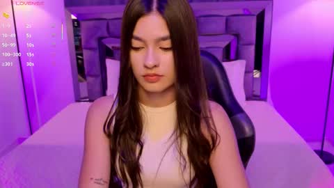 Snapshot of bella_clark2 chatting on October 30, 2025, 2:13 am Bella  online show from October 30, 2025, 2:13 am