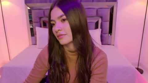 Snapshot of bella_clark2 chatting on November 4, 2025, 3:49 am Bella  online show from November 4, 2025, 3:49 am