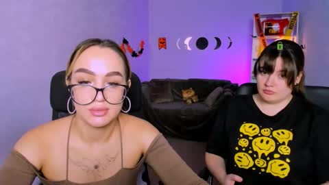 Snapshot of bella_cute12 chatting on November 3, 2025, 9:43 am Bella online show from November 3, 2025, 9:43 am