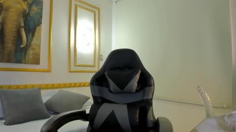 B E L L A online show from March 17, 2026, 7:06 pm