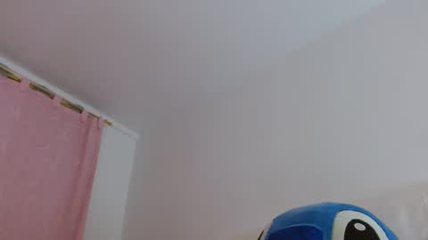 bella_gentle online show from May 15, 2026, 11:06 am