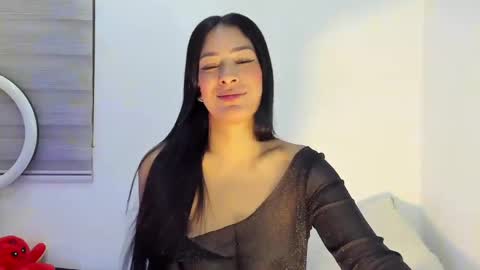 Laura online show from April 4, 2026, 8:45 am