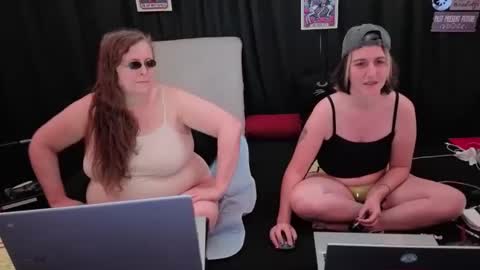 Snapshot of bella_james_1988 chatting on November 2, 2025, 4:31 pm Bella James online show from November 2, 2025, 4:31 pm