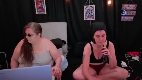 Snapshot of bella_james_1988 chatting on November 3, 2025, 4:52 pm Bella James online show from November 3, 2025, 4:52 pm