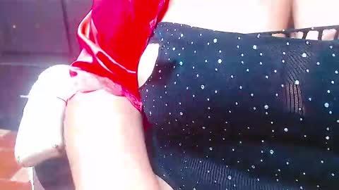 lady online show from December 7, 2024, 6:48 pm