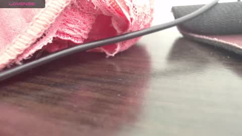 lady online show from February 23, 2025, 4:13 pm