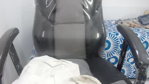 lady online show from March 4, 2025, 8:49 pm