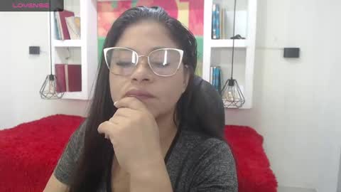 lady online show from September 24, 2025, 11:35 am