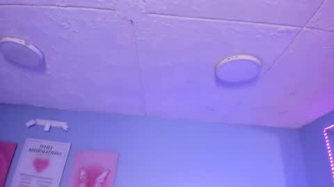  Bella  online show from January 12, 2026, 7:30 pm