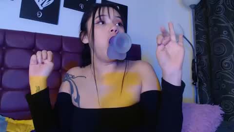 Valentina online show from March 4, 2025, 10:13 am