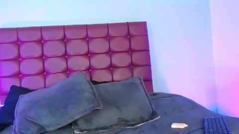 Snapshot of bella_lr chatting on February 15, 2026, 10:39 pm Valentina online show from February 15, 2026, 10:39 pm