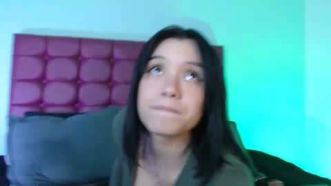 Snapshot of bella_lr chatting on February 25, 2026, 10:52 pm Valentina online show from February 25, 2026, 10:52 pm