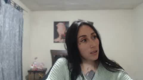 bella_luna34 online show from April 22, 2026, 3:20 am