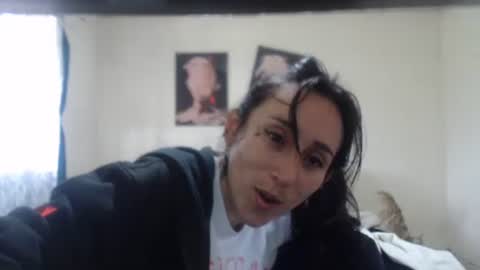 bella_luna34 online show from April 23, 2026, 2:19 pm