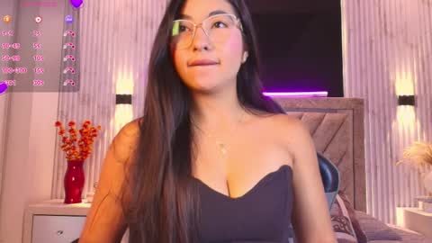 bella_martini_ online show from April 1, 2026, 12:17 pm