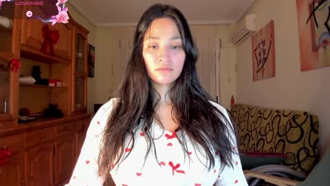 bella_pocahontas3 online show from February 7, 2025, 9:26 pm