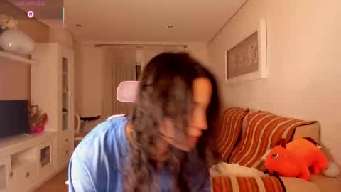 bella_pocahontas3 online show from October 28, 2025, 9:17 pm