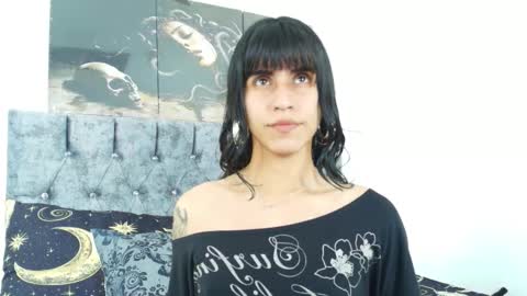 Bella online show from October 4, 2025, 11:25 pm