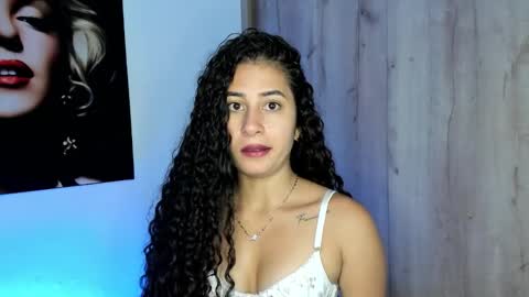 Snapshot of bella_ponce1 chatting on October 8, 2025, 2:58 pm Bella Ponce online show from October 8, 2025, 2:58 pm