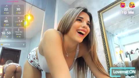 Snapshot of bella_posh chatting on October 15, 2025, 6:46 am bella_posh online show from October 15, 2025, 6:46 am