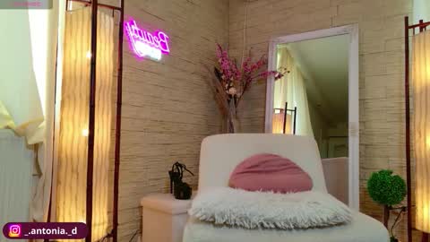 bella_posh online show from March 3, 2026, 7:47 am