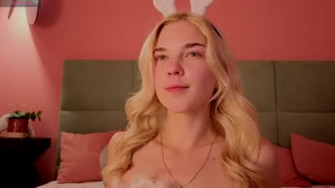 Bella NEW ROOM online show from July 9, 2026, 1:09 am