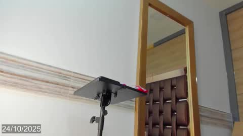 Snapshot of bella_tinkerbell_bahamas chatting on October 24, 2025, 8:05 pm bella_tinkerbell_bahamas online show from October 24, 2025, 8:05 pm