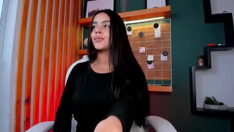 BELLA online show from October 14, 2025, 8:42 pm